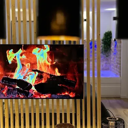 18 Refugio Romantico Con Jacuzzi דירה