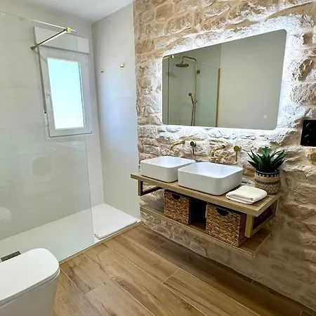 18 Refugio Romantico Con Jacuzzi דירה